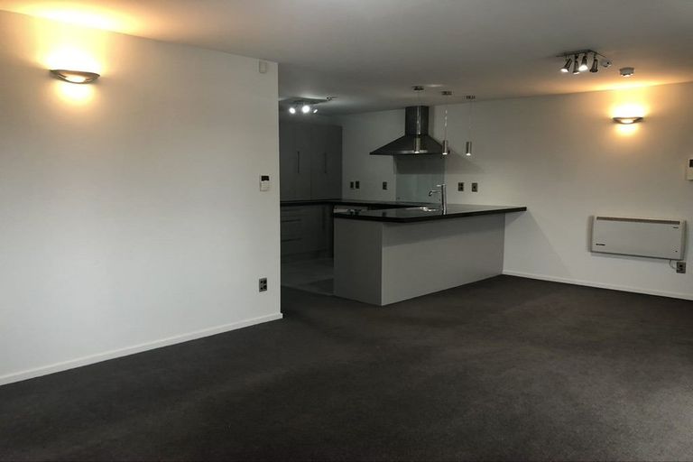 Photo of property in 10/16 Hutcheson Street, Sydenham, Christchurch, 8023