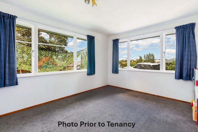 Photo of property in 1 Sarona Avenue, Glen Eden, Auckland, 0602