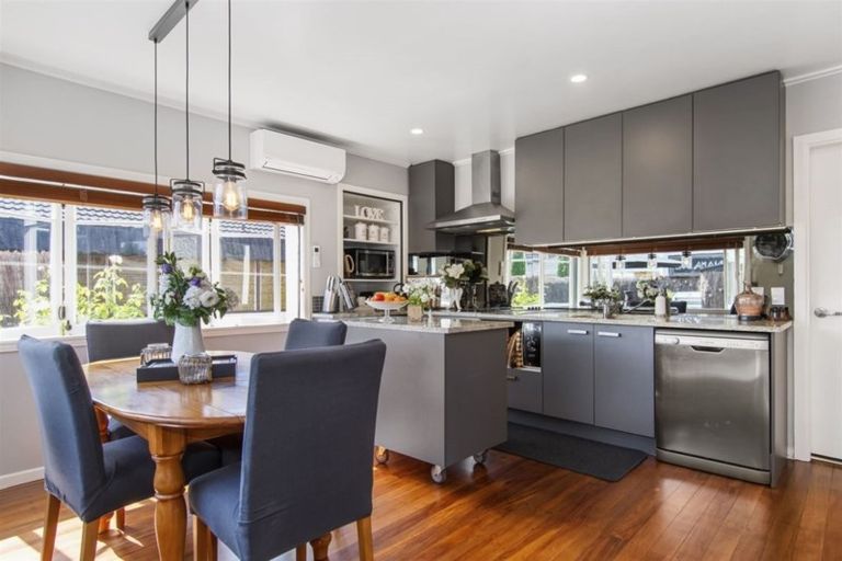 Photo of property in 521a Devonport Road, Tauranga South, Tauranga, 3112