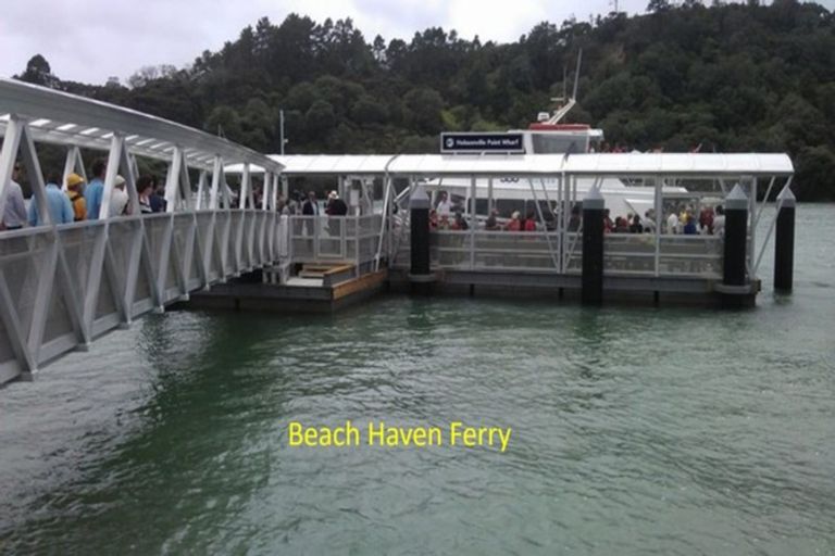 Photo of property in 2/125 Beach Haven Road, Beach Haven, Auckland, 0626