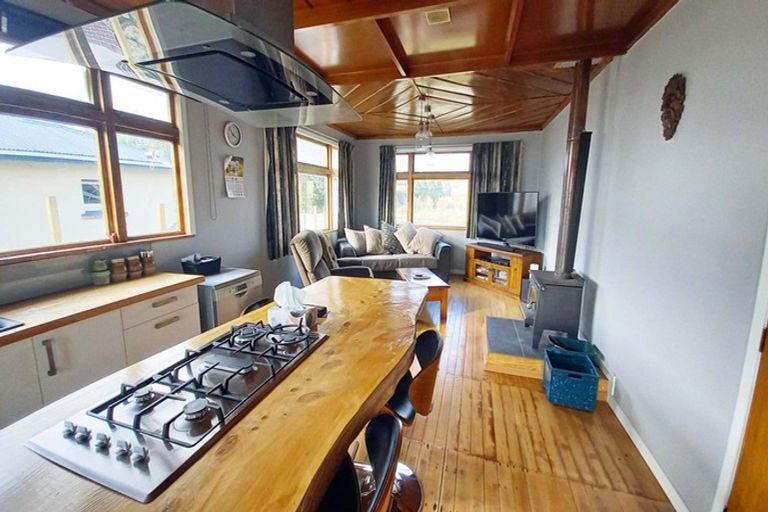 Photo of property in 19 Main Road, Tuatapere, 9620