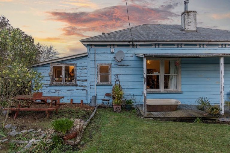 Photo of property in 2 Church Street, Waipawa, 4210