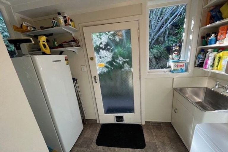 Photo of property in 18 Karachi Crescent, Khandallah, Wellington, 6035