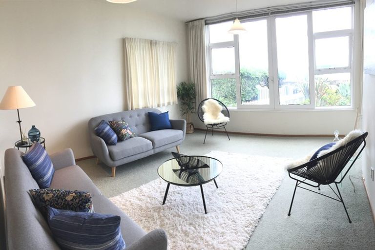 Photo of property in 13 Sunset Parade, Plimmerton, Porirua, 5026