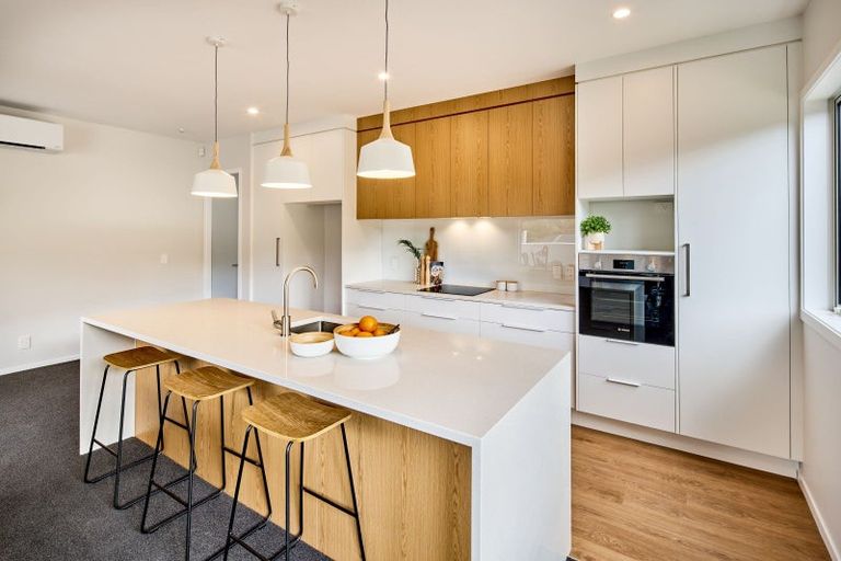 Photo of property in 5 Pakura Place, Wainuiomata, Lower Hutt, 5014