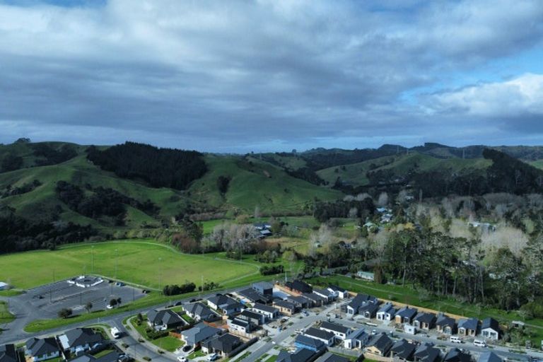 Photo of property in 18 Awa Avenue, Helensville, 0800