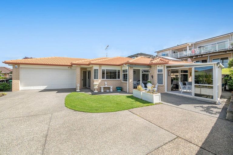 Photo of property in 18 Chesterfield Way, Orewa, 0931