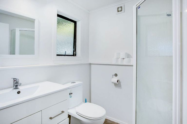 Photo of property in 34 Sievers Grove, Cannons Creek, Porirua, 5024