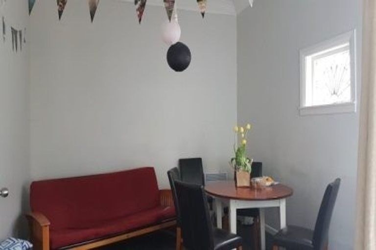 Photo of property in 95 Roxburgh Street, Mount Victoria, Wellington, 6011