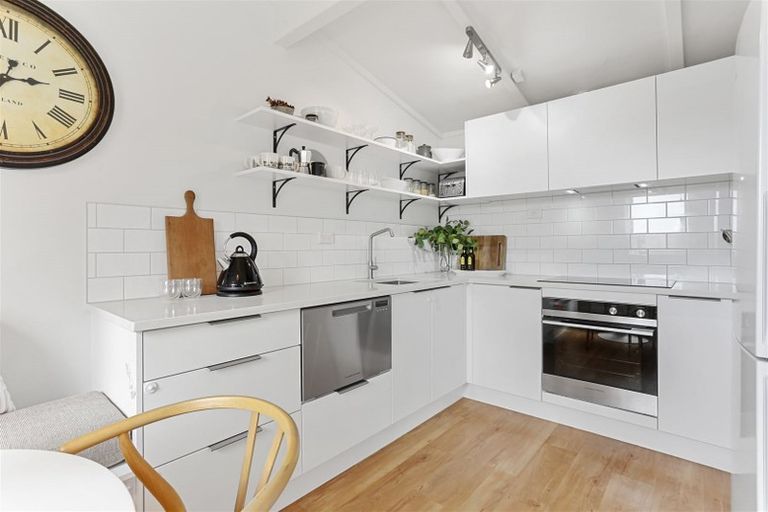 Photo of property in 3/6 Le Roy Terrace, Birkenhead, Auckland, 0626