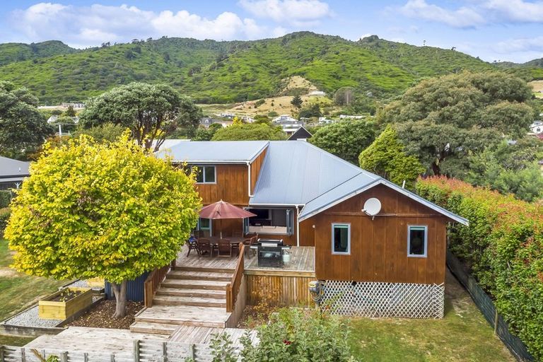 Photo of property in 46 Huia Street, Waikanae, 5036