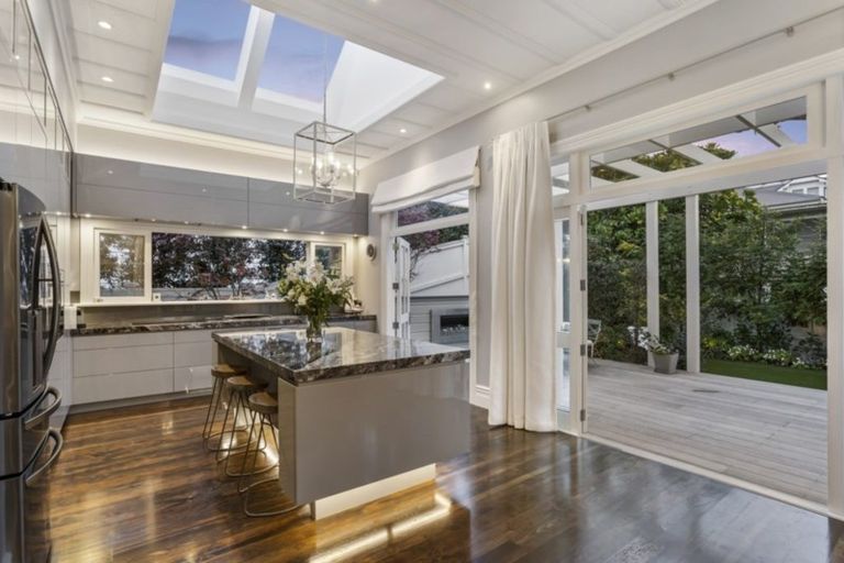 Photo of property in 86 Sarsfield Street, Herne Bay, Auckland, 1011