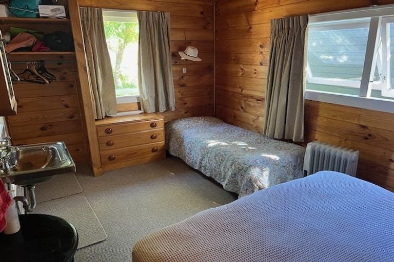 Photo of property in 28 Nisbet Terrace, Kinloch, Taupo, 3377