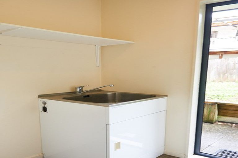 Photo of property in 30 Redwood Drive, Massey, Auckland, 0614