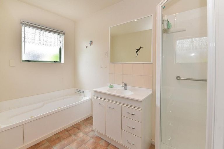 Photo of property in 12/262 Centreway Road, Orewa, 0931