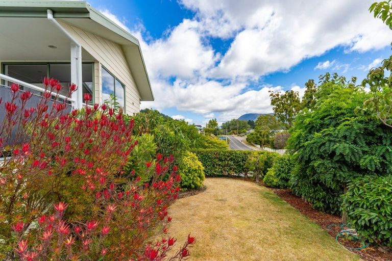 Photo of property in 60 Moana View Road, Waikawa, Picton, 7220