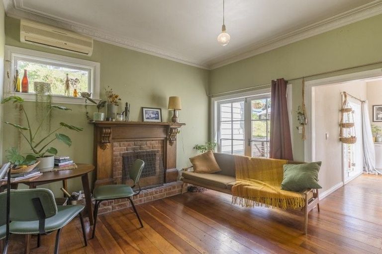 Photo of property in 69 Waimea Road, Waikanae Beach, Waikanae, 5036