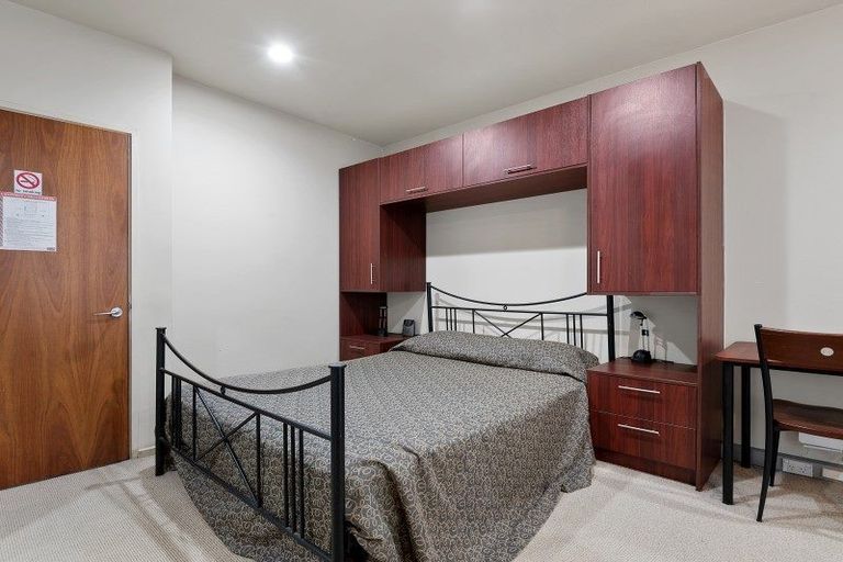 Photo of property in Atrium Apartments, 2h/154 The Terrace, Wellington Central, Wellington, 6011