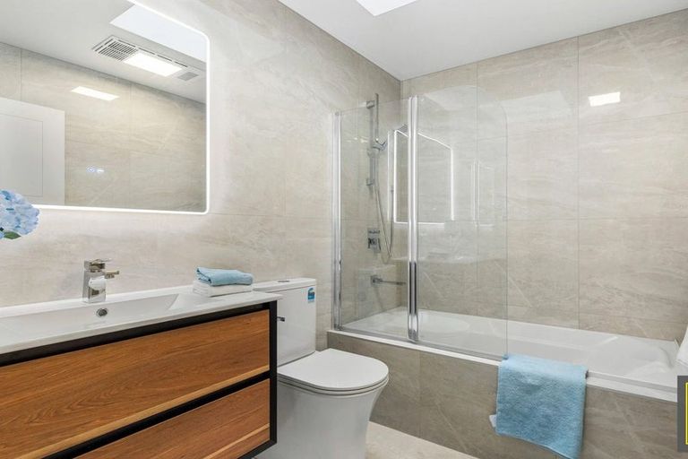 Photo of property in 65 Maungakaraka Road, Karaka, 2580