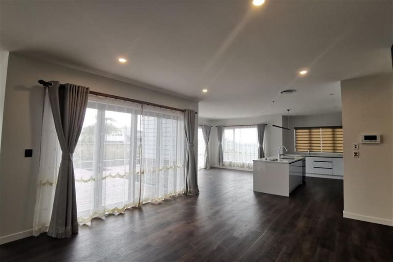 Photo of property in 46 Te Oneroa Way, Long Bay, Auckland, 0630