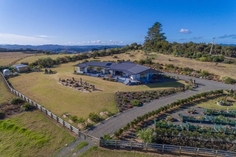 Photo of property in 601 Cable Bay Block Road, Cable Bay, 0420