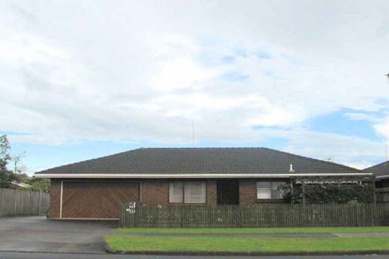 Photo of property in 2/71 Aviemore Drive, Highland Park, Auckland, 2010