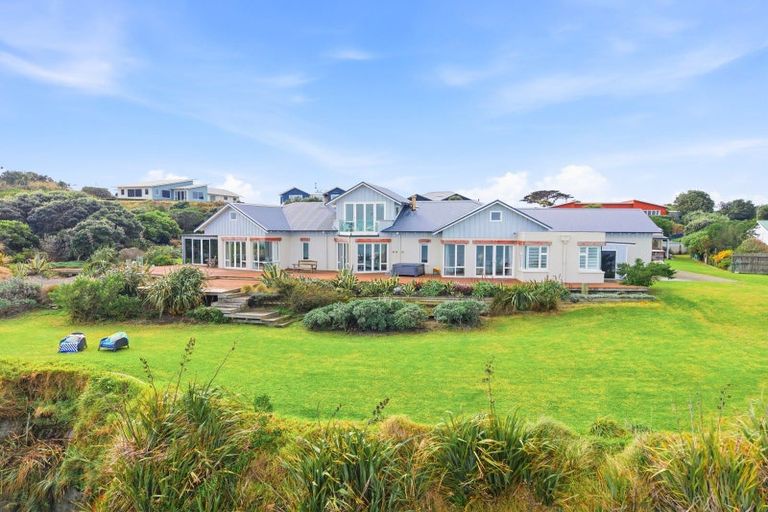 Photo of property in 37 Longbeach Drive, Castlecliff, Whanganui, 4501