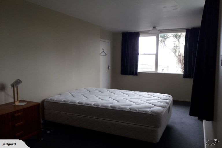 Photo of property in 1/9 Pemberton Avenue, Bayview, Auckland, 0629