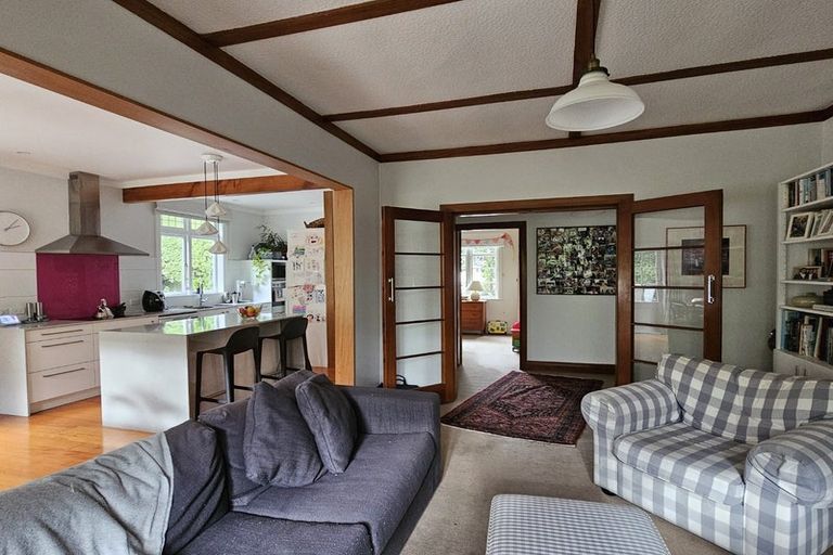 Photo of property in 8 Newcombe Crescent, Karori, Wellington, 6012