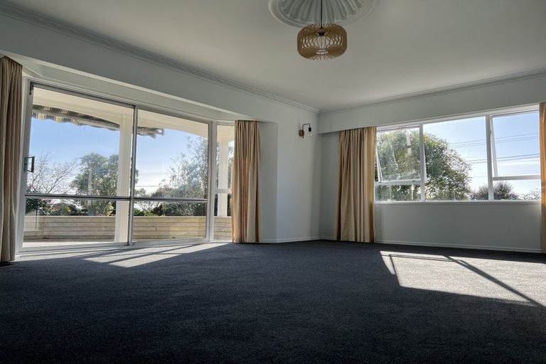 Photo of property in 54 Wairau Road, Oakura, 4314