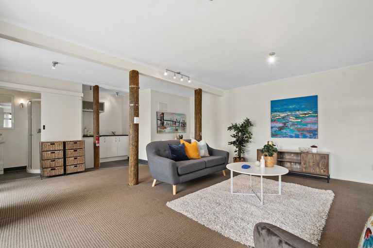 Photo of property in 15 Annison Avenue, Glen Eden, Auckland, 0602