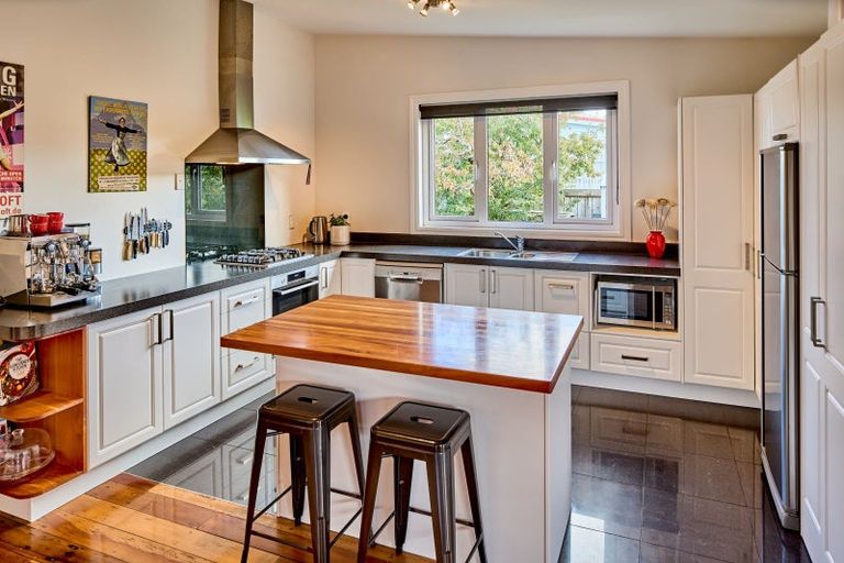 Photo of property in 17 Connolly Street, Boulcott, Lower Hutt, 5010