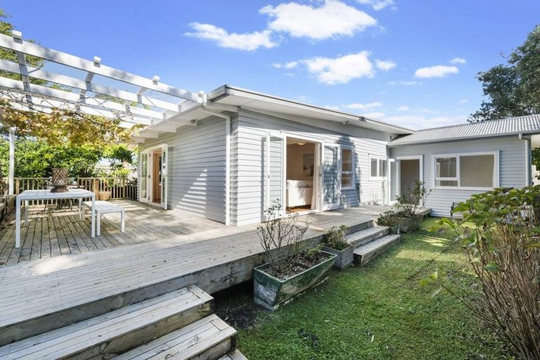 Photo of property in 1/1a Scarboro Terrace, Murrays Bay, Auckland, 0630