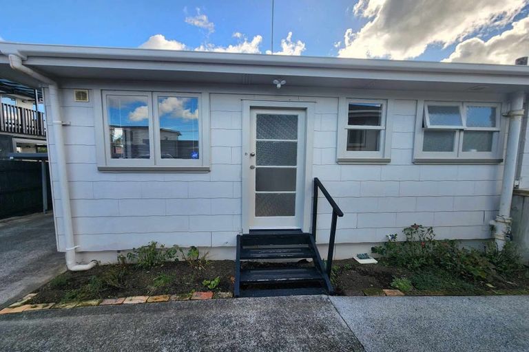 Photo of property in 27b West Coast Road, Glen Eden, Auckland, 0602