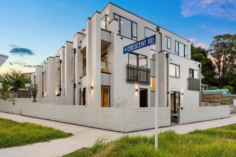 Photo of property in 27 Claude Road, Hillpark, Auckland, 2102