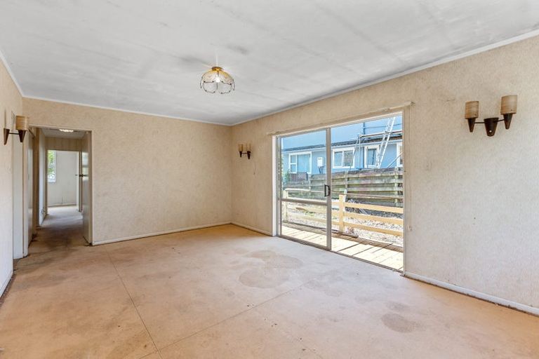 Photo of property in 17 Carlton Terrace, Westown, New Plymouth, 4310