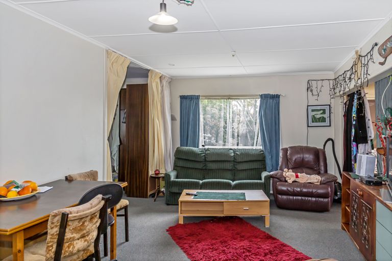 Photo of property in 118 Whangaparaoa Road, Red Beach, 0932