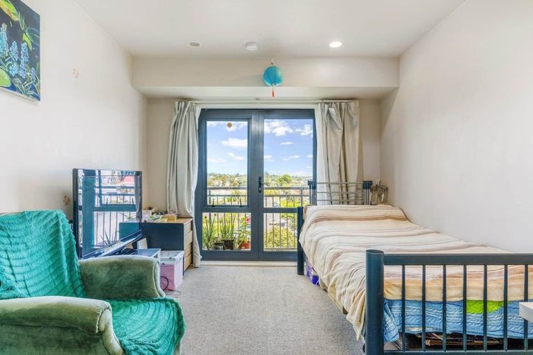 Photo of property in 4b/10 Crown Lynn Place, New Lynn, Auckland, 0600