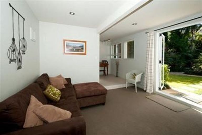 Photo of property in 1/29 View Road, Campbells Bay, Auckland, 0630