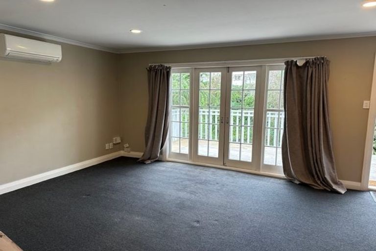 Photo of property in 3/133 Kelburn Parade, Kelburn, Wellington, 6012