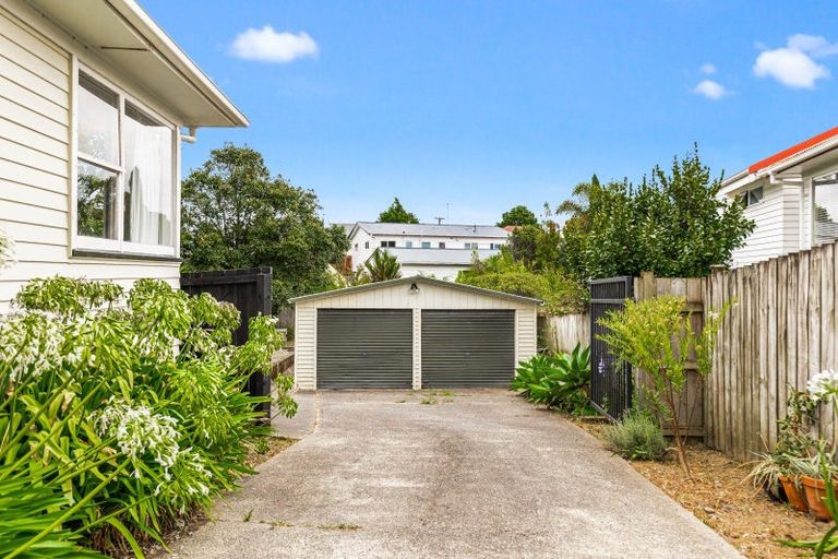 Photo of property in 25 Roseneath Place, Birkdale, Auckland, 0626