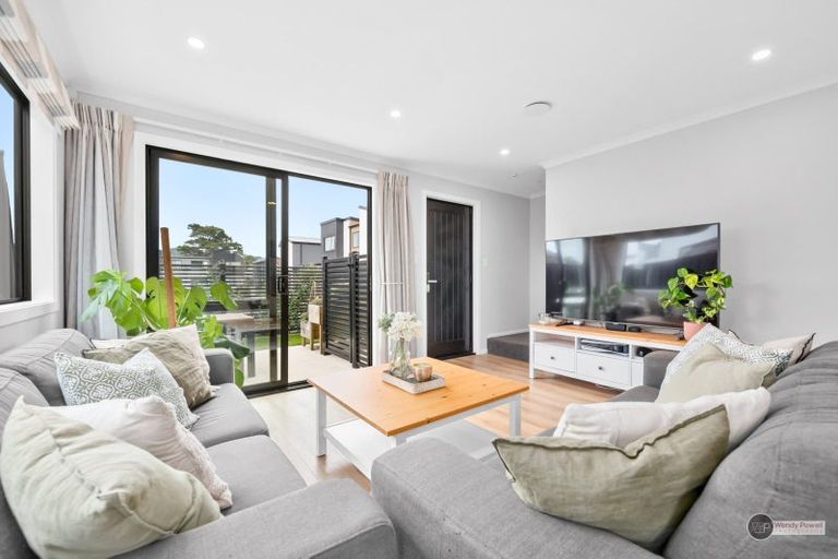 Photo of property in 11 Desert Gold Lane, Wallaceville, Upper Hutt, 5018