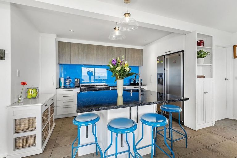 Photo of property in 77 Moana Road, Plimmerton, Porirua, 5026