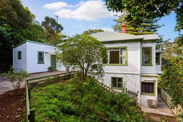 Photo of property in 74 Sar Street, Wadestown, Wellington, 6012
