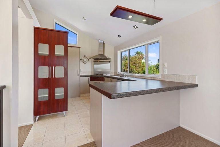 Photo of property in 10 Karewa Parade, Papamoa Beach, Papamoa, 3118