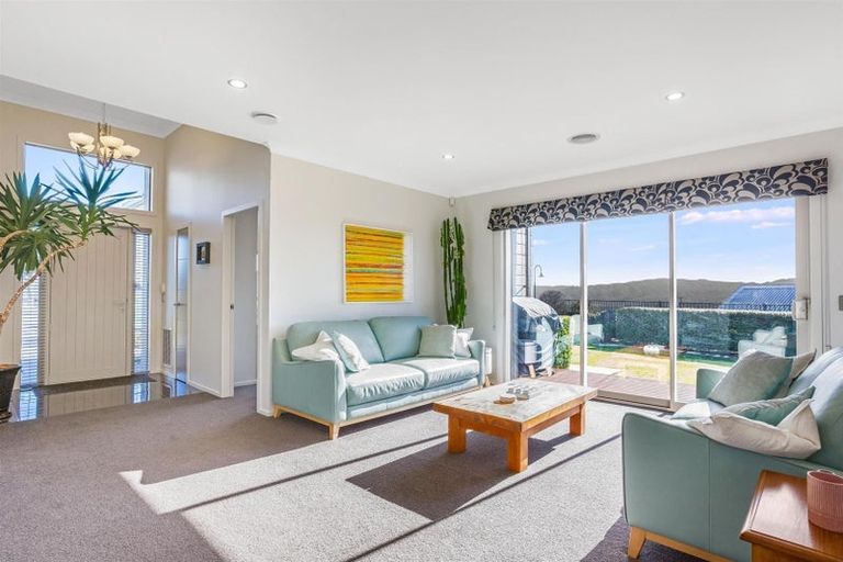 Photo of property in 53 Endeavour Drive, Whitby, Porirua, 5024