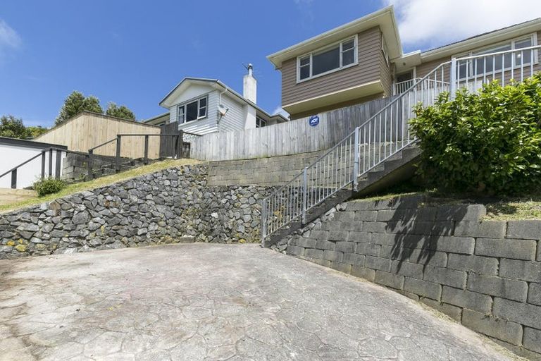 Photo of property in 95 Kenmore Street, Newlands, Wellington, 6037