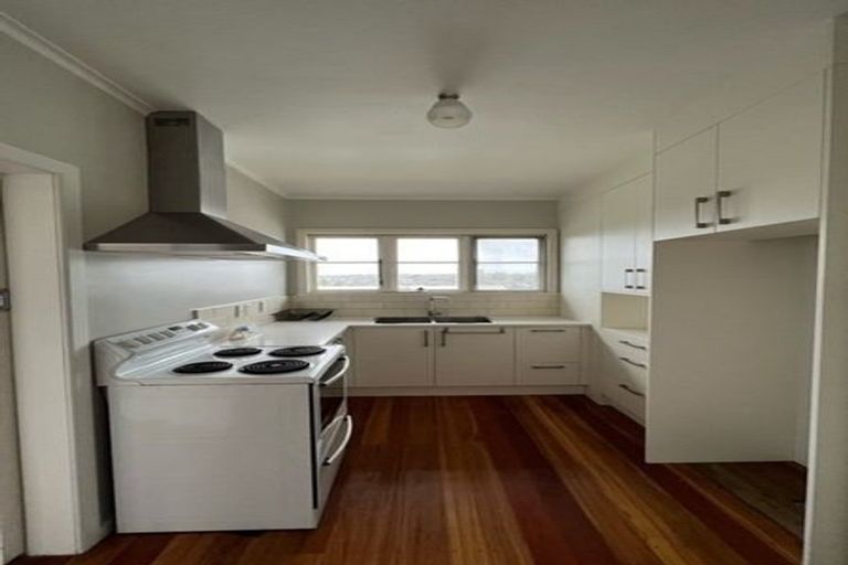 Photo of property in 12 Quebec Road, Milford, Auckland, 0620