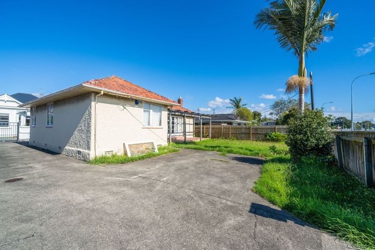 Photo of property in 61 Pakuranga Road, Pakuranga, Auckland, 2010