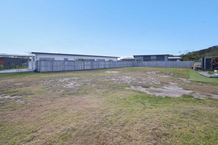 Photo of property in 17 Northcoast Place, Mangawhai Heads, Mangawhai, 0505